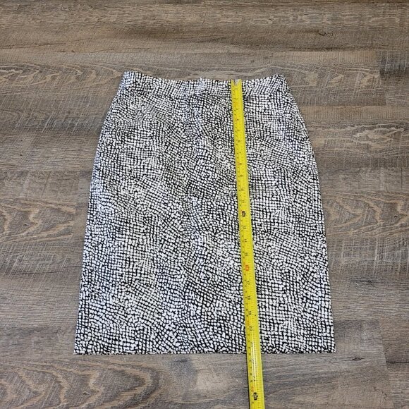 BANANA REPUBLIC | Pencil Skirt Patterned | Sz. 0 - Picture 8 of 8